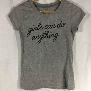 Freeze XL gray short sleeved tee.  “Girls can do anything” saying.  Fitted